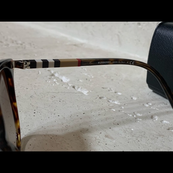 Burberry Sunglasses - Picture 6 of 10